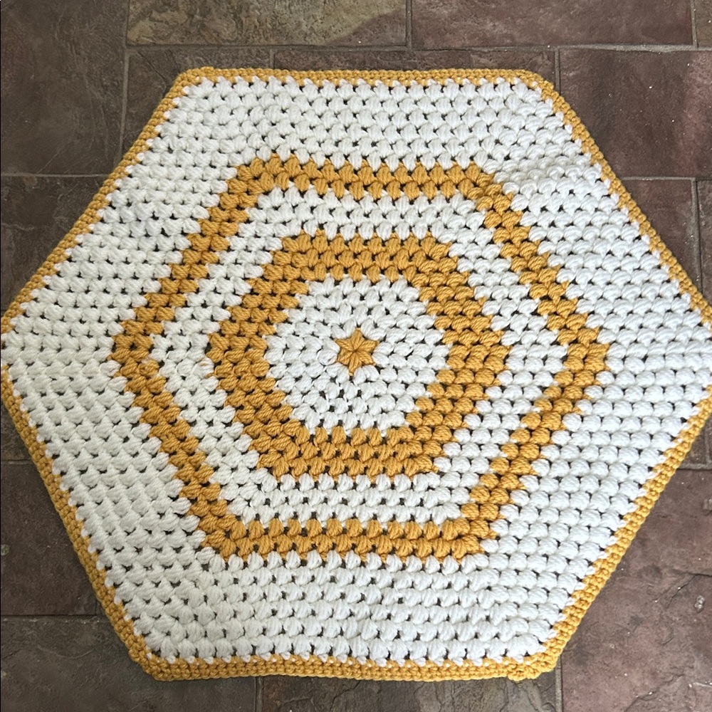 VTG Hand Crochet MCM Gold/White Doily Table Topper Tablecloth 29” Kitchen Dining